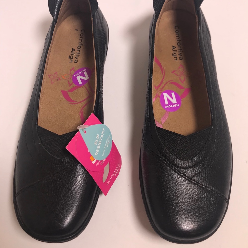 Brand new Comfortiva Align flats Size 9